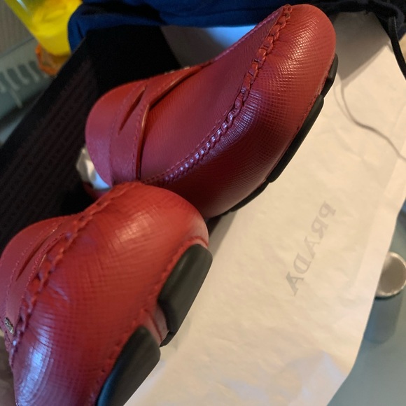 PRADA - Picture 5 of 13